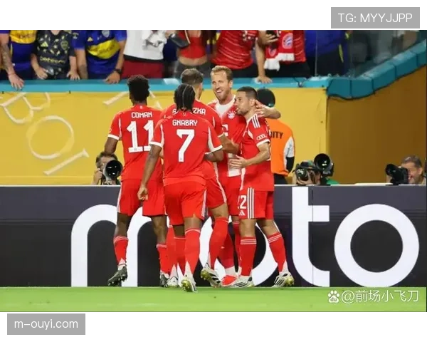 半决赛首回合：拜仁慕尼黑上半场完成18次传中，但仅3次找到队友